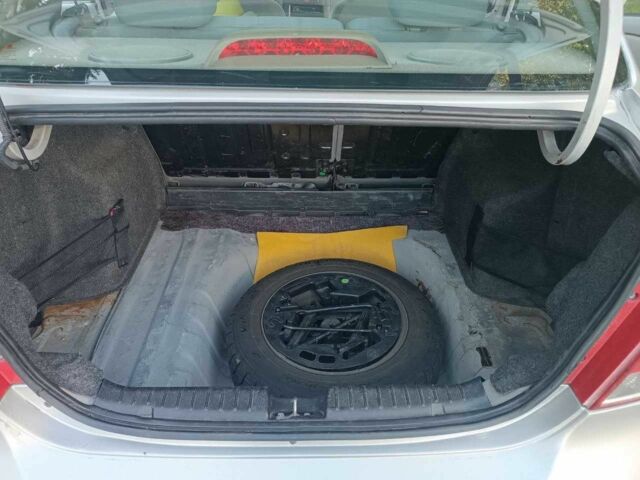 Серый Шевроле Авео, объемом двигателя 1.5 л и пробегом 356 тыс. км за 2700 $, фото 5 на Automoto.ua