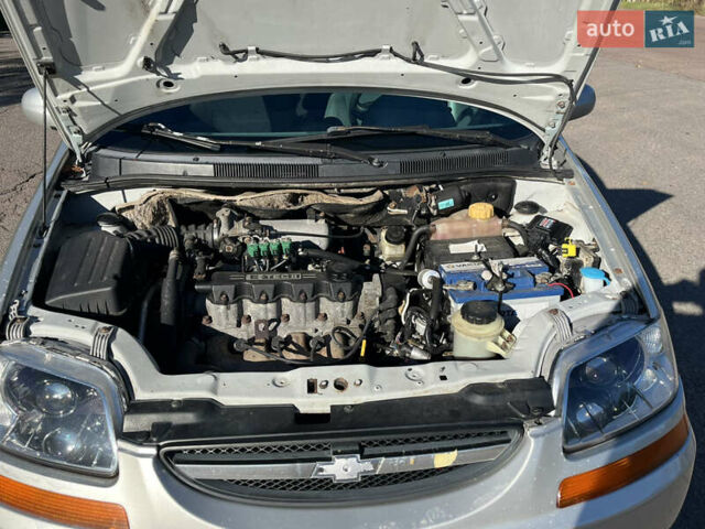 Серый Шевроле Авео, объемом двигателя 1.5 л и пробегом 230 тыс. км за 2200 $, фото 7 на Automoto.ua