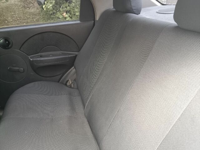 Сірий Шевроле Авео, об'ємом двигуна 1.5 л та пробігом 310 тис. км за 1300 $, фото 3 на Automoto.ua