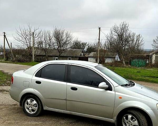 Сірий Шевроле Авео, об'ємом двигуна 1.5 л та пробігом 255 тис. км за 3000 $, фото 1 на Automoto.ua