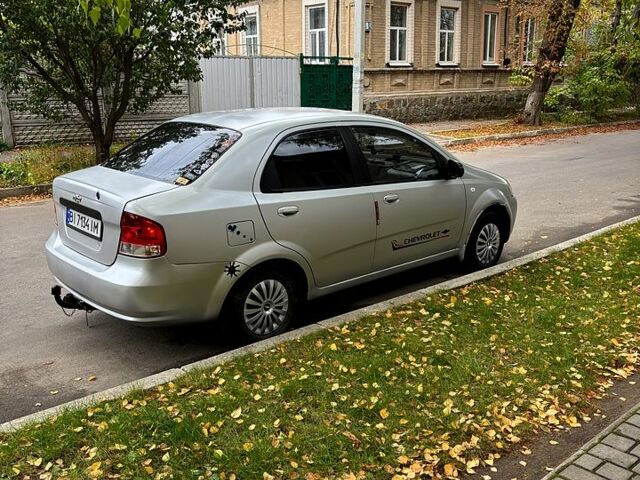 Серый Шевроле Авео, объемом двигателя 1.5 л и пробегом 300 тыс. км за 3000 $, фото 2 на Automoto.ua