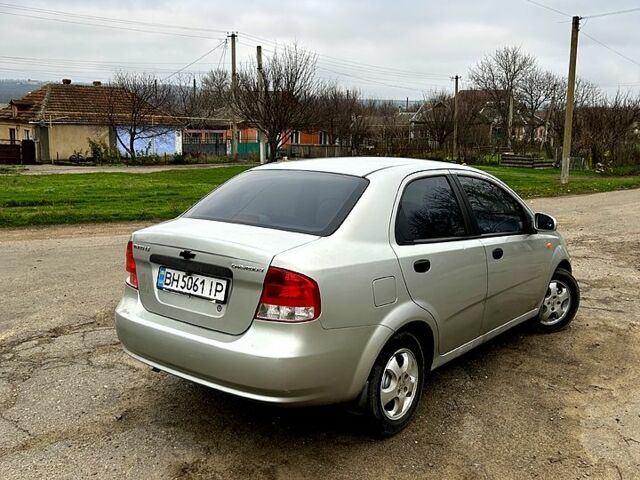 Серый Шевроле Авео, объемом двигателя 1.5 л и пробегом 255 тыс. км за 3000 $, фото 3 на Automoto.ua