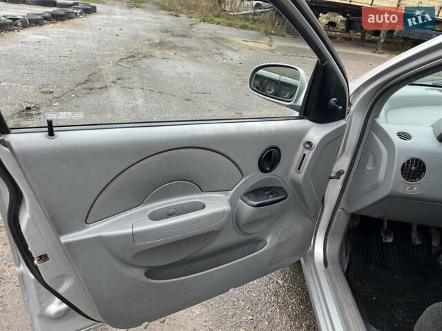 Сірий Шевроле Авео, об'ємом двигуна 1.5 л та пробігом 150 тис. км за 3500 $, фото 9 на Automoto.ua