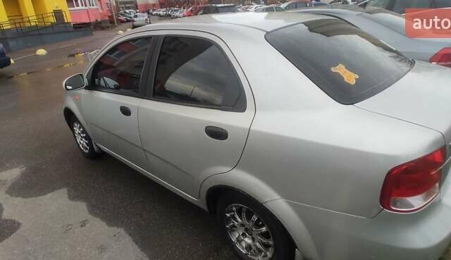 Серый Шевроле Авео, объемом двигателя 1.5 л и пробегом 310 тыс. км за 2600 $, фото 3 на Automoto.ua