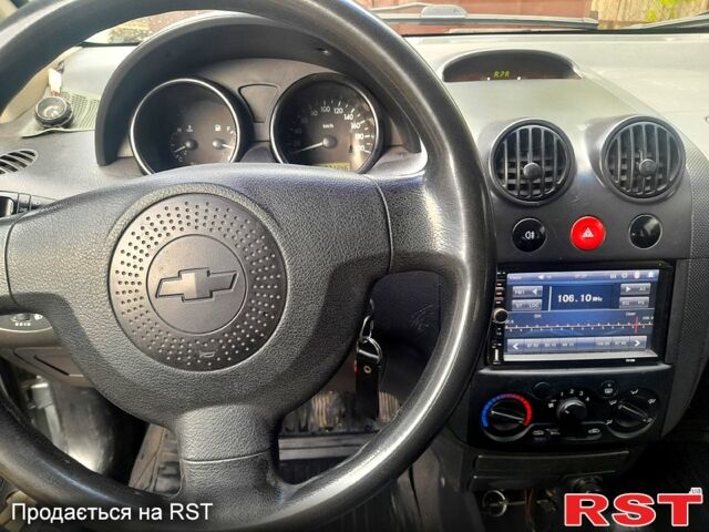 Серый Шевроле Авео, объемом двигателя 1.5 л и пробегом 230 тыс. км за 2500 $, фото 1 на Automoto.ua