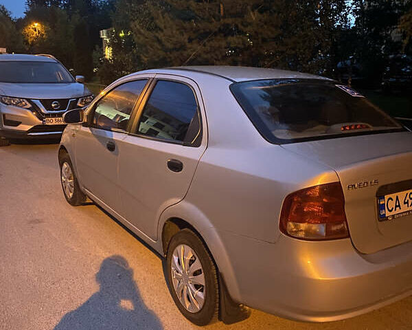 Сірий Шевроле Авео, об'ємом двигуна 1.5 л та пробігом 300 тис. км за 2950 $, фото 19 на Automoto.ua
