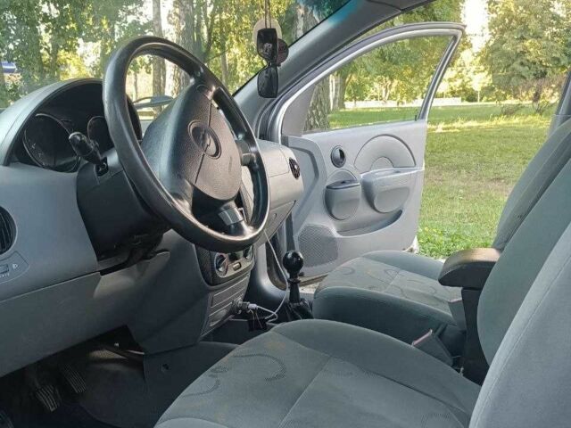 Серый Шевроле Авео, объемом двигателя 1.5 л и пробегом 356 тыс. км за 2700 $, фото 7 на Automoto.ua