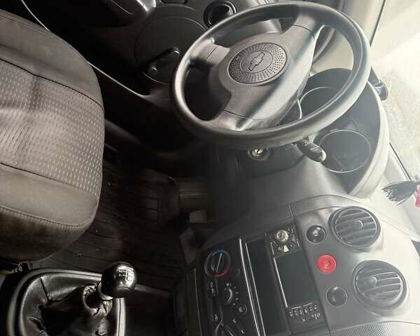 Серый Шевроле Авео, объемом двигателя 1.5 л и пробегом 137 тыс. км за 2350 $, фото 6 на Automoto.ua