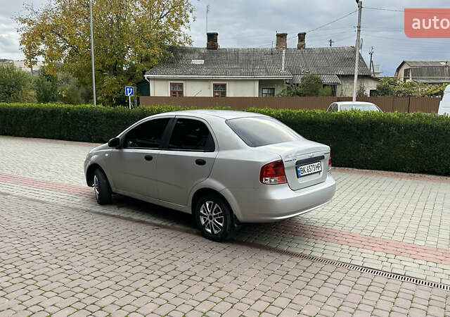 Серый Шевроле Авео, объемом двигателя 1.5 л и пробегом 260 тыс. км за 2500 $, фото 1 на Automoto.ua
