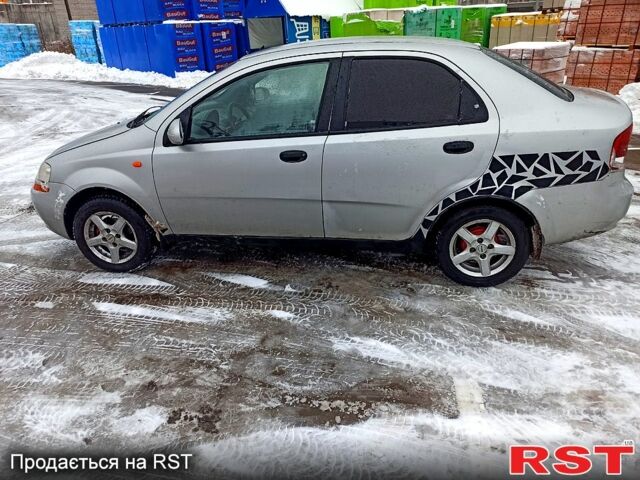 Серый Шевроле Авео, объемом двигателя 1.5 л и пробегом 330 тыс. км за 2500 $, фото 3 на Automoto.ua