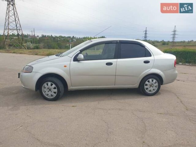 Серый Шевроле Авео, объемом двигателя 1.5 л и пробегом 280 тыс. км за 4300 $, фото 2 на Automoto.ua