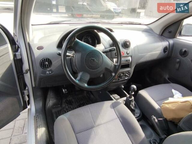 Серый Шевроле Авео, объемом двигателя 0 л и пробегом 165 тыс. км за 2400 $, фото 14 на Automoto.ua