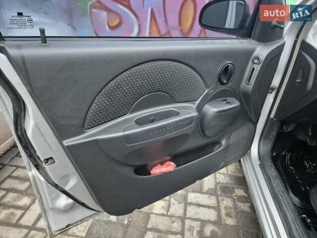Сірий Шевроле Авео, об'ємом двигуна 1.5 л та пробігом 167 тис. км за 2400 $, фото 12 на Automoto.ua