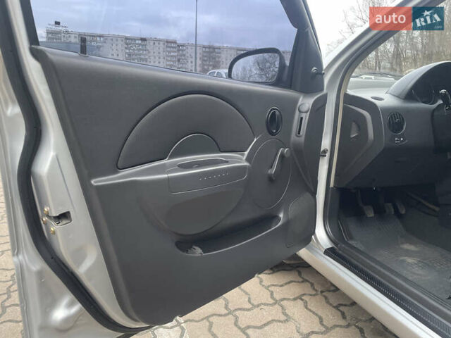 Серый Шевроле Авео, объемом двигателя 1.5 л и пробегом 97 тыс. км за 3650 $, фото 16 на Automoto.ua
