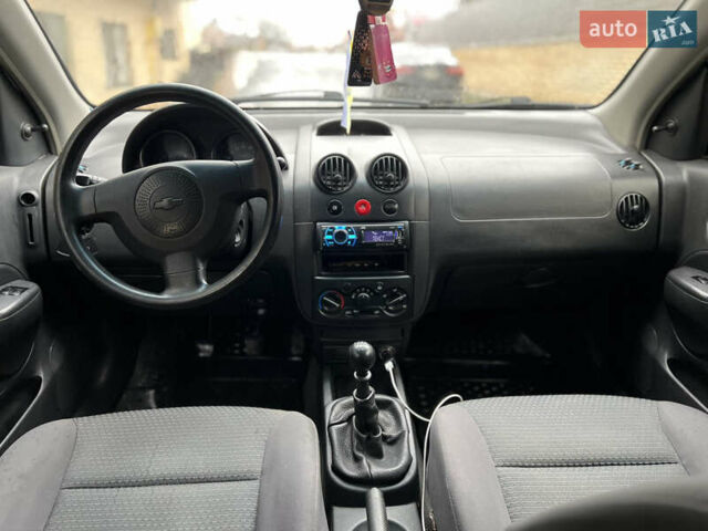 Серый Шевроле Авео, объемом двигателя 1.5 л и пробегом 173 тыс. км за 2800 $, фото 9 на Automoto.ua