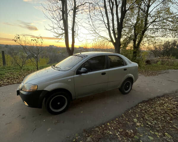 Сірий Шевроле Авео, об'ємом двигуна 1.5 л та пробігом 385 тис. км за 2200 $, фото 17 на Automoto.ua