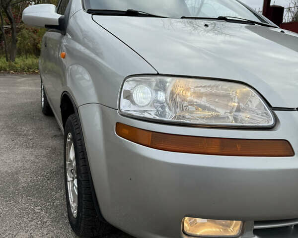 Сірий Шевроле Авео, об'ємом двигуна 1.5 л та пробігом 229 тис. км за 4000 $, фото 3 на Automoto.ua