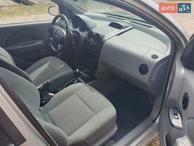 Серый Шевроле Авео, объемом двигателя 1.5 л и пробегом 280 тыс. км за 4300 $, фото 13 на Automoto.ua