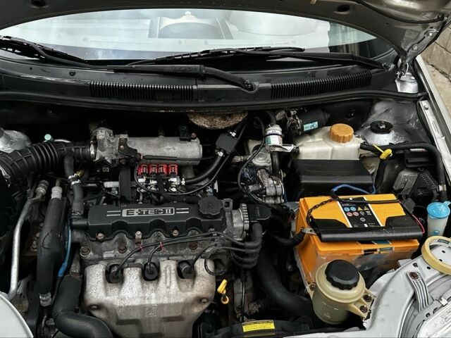 Серый Шевроле Авео, объемом двигателя 1.5 л и пробегом 250 тыс. км за 2840 $, фото 4 на Automoto.ua