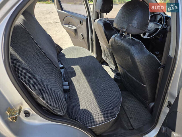 Серый Шевроле Авео, объемом двигателя 1.5 л и пробегом 202 тыс. км за 3000 $, фото 10 на Automoto.ua