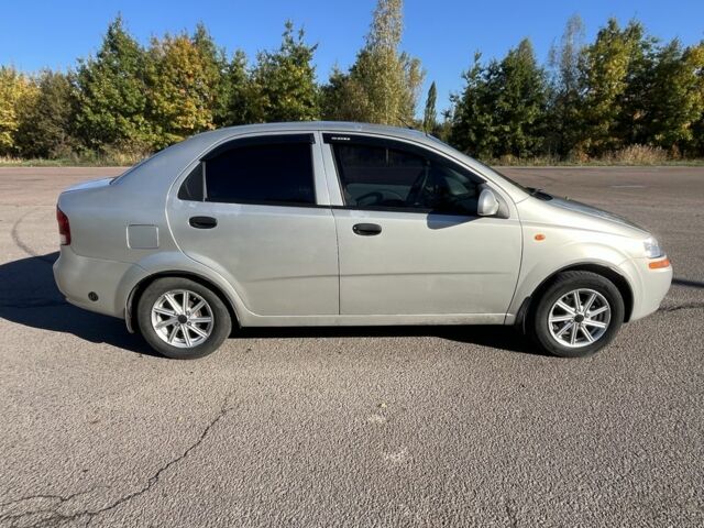 Сірий Шевроле Авео, об'ємом двигуна 1.5 л та пробігом 230 тис. км за 2200 $, фото 2 на Automoto.ua