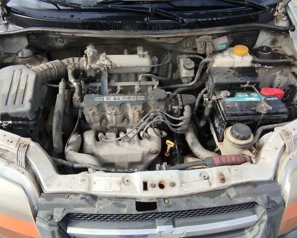 Серый Шевроле Авео, объемом двигателя 0 л и пробегом 165 тыс. км за 2400 $, фото 12 на Automoto.ua
