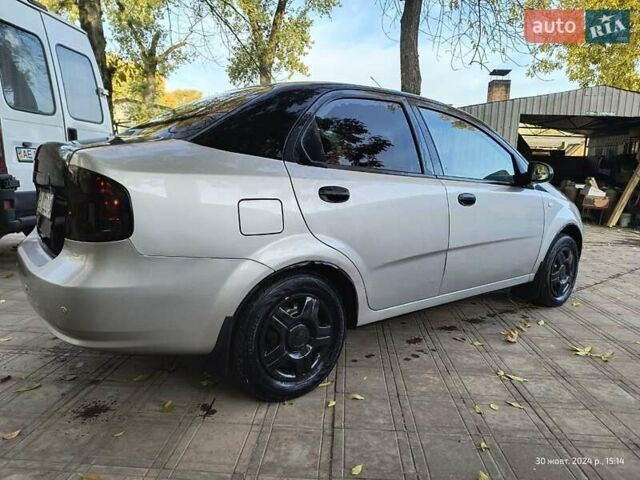 Серый Шевроле Авео, объемом двигателя 1.5 л и пробегом 340 тыс. км за 2500 $, фото 5 на Automoto.ua