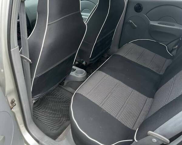 Серый Шевроле Авео, объемом двигателя 1.5 л и пробегом 143 тыс. км за 3500 $, фото 9 на Automoto.ua