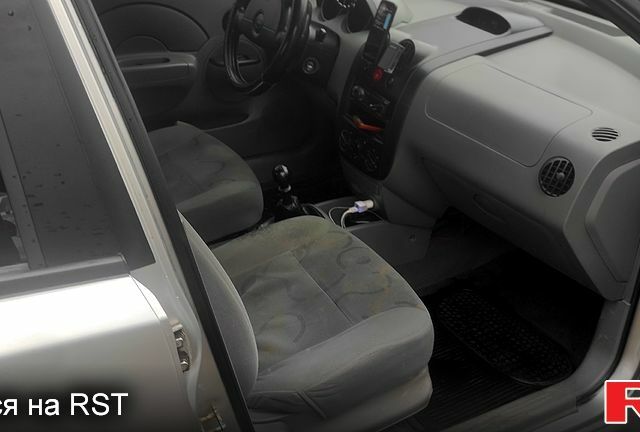 Серый Шевроле Авео, объемом двигателя 1.5 л и пробегом 196 тыс. км за 2200 $, фото 4 на Automoto.ua