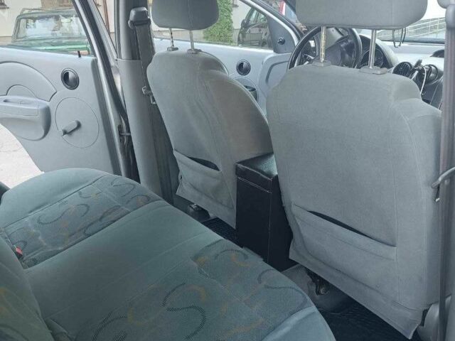 Серый Шевроле Авео, объемом двигателя 1.5 л и пробегом 356 тыс. км за 2700 $, фото 6 на Automoto.ua