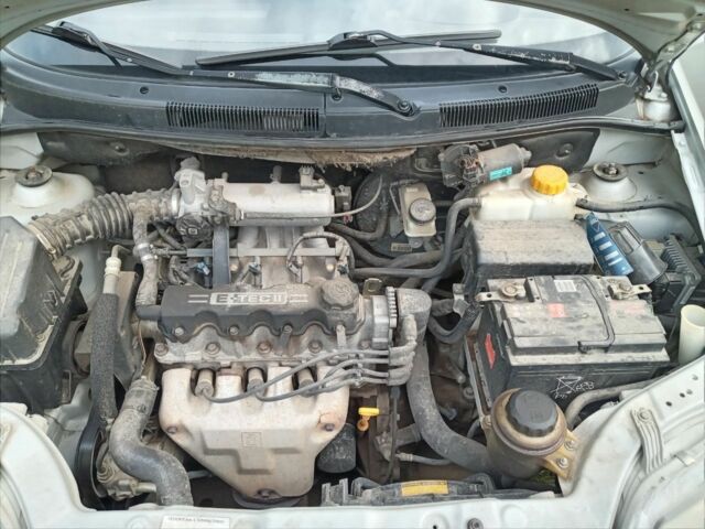 Серый Шевроле Авео, объемом двигателя 1.5 л и пробегом 190 тыс. км за 2350 $, фото 4 на Automoto.ua