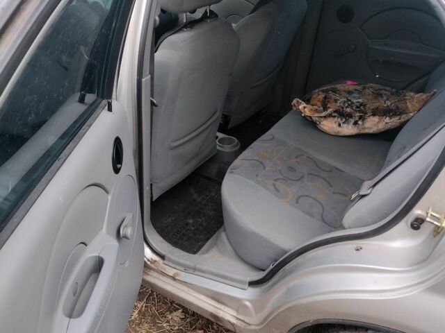 Серый Шевроле Авео, объемом двигателя 1.5 л и пробегом 243 тыс. км за 2500 $, фото 6 на Automoto.ua