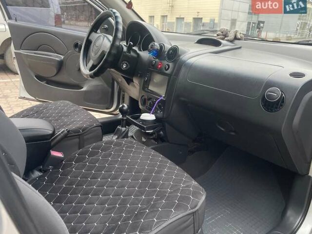 Серый Шевроле Авео, объемом двигателя 1.5 л и пробегом 97 тыс. км за 3650 $, фото 21 на Automoto.ua