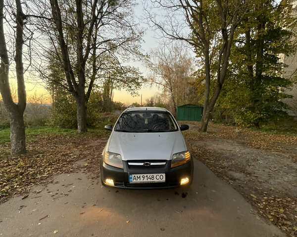 Сірий Шевроле Авео, об'ємом двигуна 1.5 л та пробігом 385 тис. км за 2200 $, фото 4 на Automoto.ua