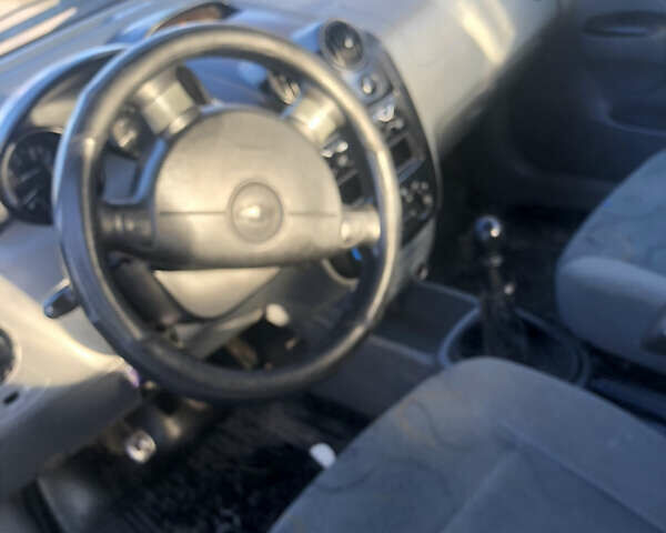 Серый Шевроле Авео, объемом двигателя 1.5 л и пробегом 250 тыс. км за 1650 $, фото 5 на Automoto.ua