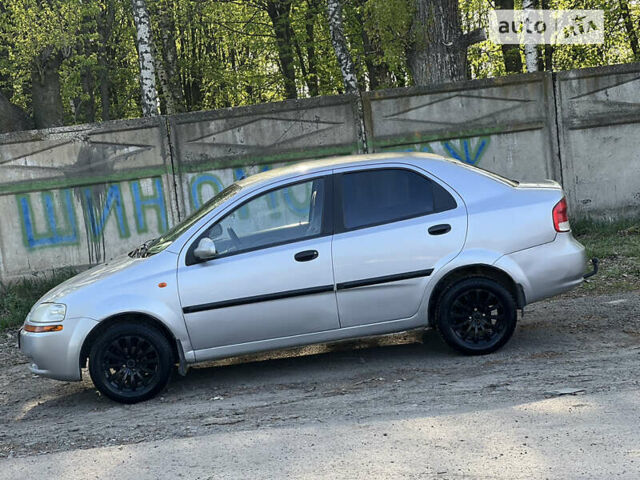 Сірий Шевроле Авео, об'ємом двигуна 1.5 л та пробігом 280 тис. км за 2450 $, фото 2 на Automoto.ua