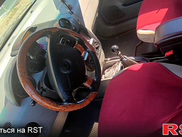 Серый Шевроле Авео, объемом двигателя 1.5 л и пробегом 333 тыс. км за 4000 $, фото 4 на Automoto.ua