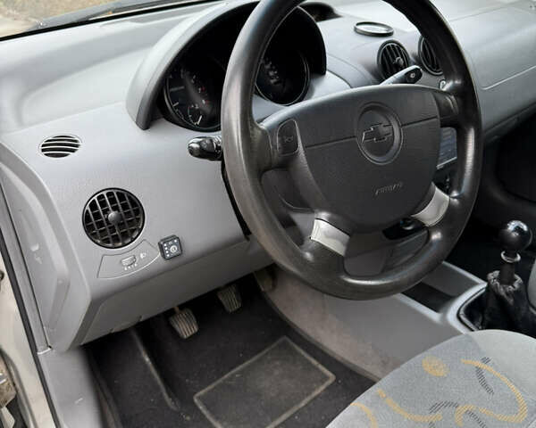 Сірий Шевроле Авео, об'ємом двигуна 1.5 л та пробігом 229 тис. км за 4000 $, фото 7 на Automoto.ua