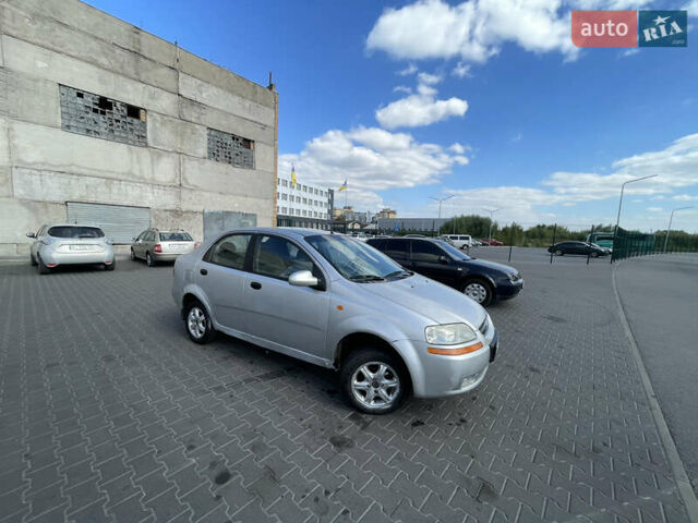 Серый Шевроле Авео, объемом двигателя 1.5 л и пробегом 300 тыс. км за 1800 $, фото 5 на Automoto.ua