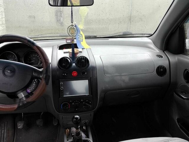 Серый Шевроле Авео, объемом двигателя 1.5 л и пробегом 240 тыс. км за 2318 $, фото 1 на Automoto.ua