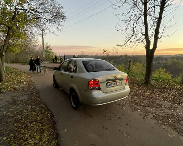 Сірий Шевроле Авео, об'ємом двигуна 1.5 л та пробігом 385 тис. км за 2200 $, фото 1 на Automoto.ua