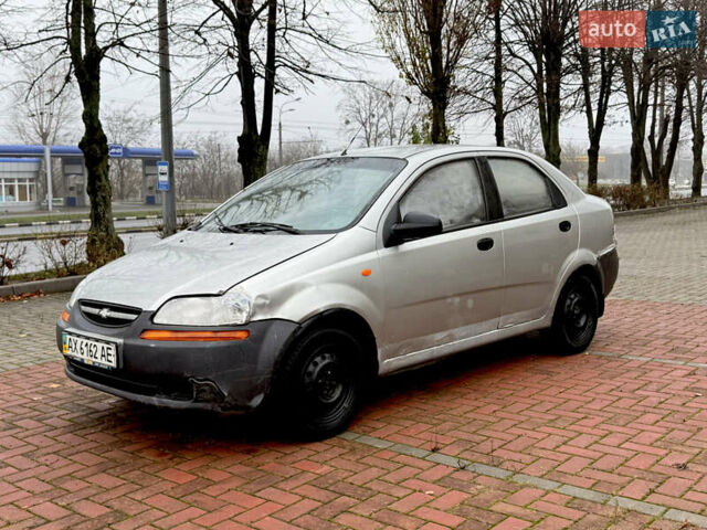 Серый Шевроле Авео, объемом двигателя 1.5 л и пробегом 153 тыс. км за 1500 $, фото 2 на Automoto.ua