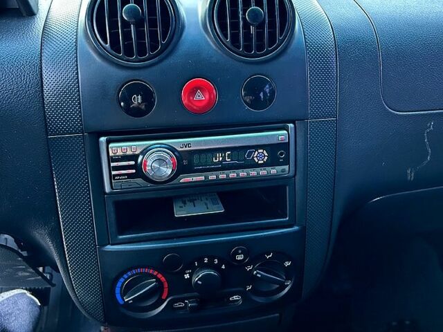 Серый Шевроле Авео, объемом двигателя 1.5 л и пробегом 258 тыс. км за 2350 $, фото 5 на Automoto.ua