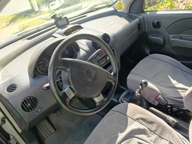 Серый Шевроле Авео, объемом двигателя 1.5 л и пробегом 160 тыс. км за 3500 $, фото 4 на Automoto.ua