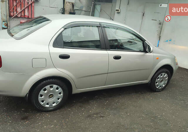 Серый Шевроле Авео, объемом двигателя 1.5 л и пробегом 137 тыс. км за 3500 $, фото 3 на Automoto.ua
