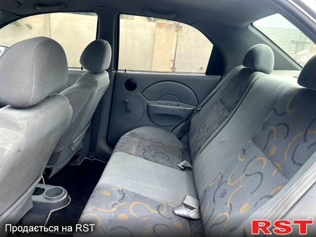 Серый Шевроле Авео, объемом двигателя 1.5 л и пробегом 220 тыс. км за 1650 $, фото 5 на Automoto.ua