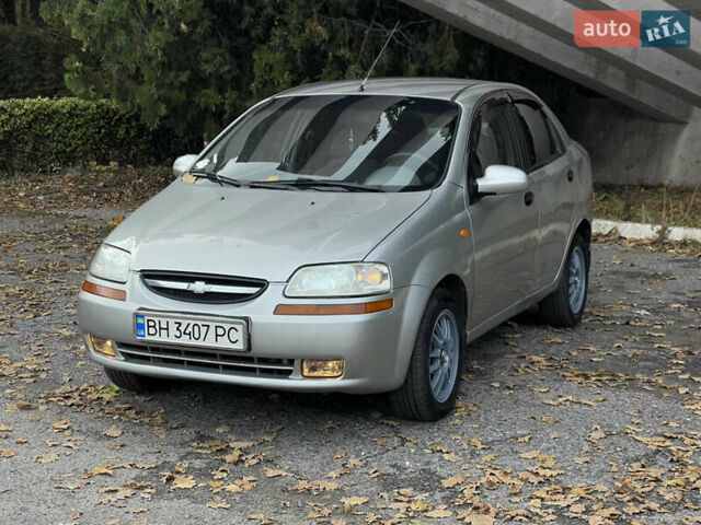 Серый Шевроле Авео, объемом двигателя 1.5 л и пробегом 200 тыс. км за 3300 $, фото 3 на Automoto.ua