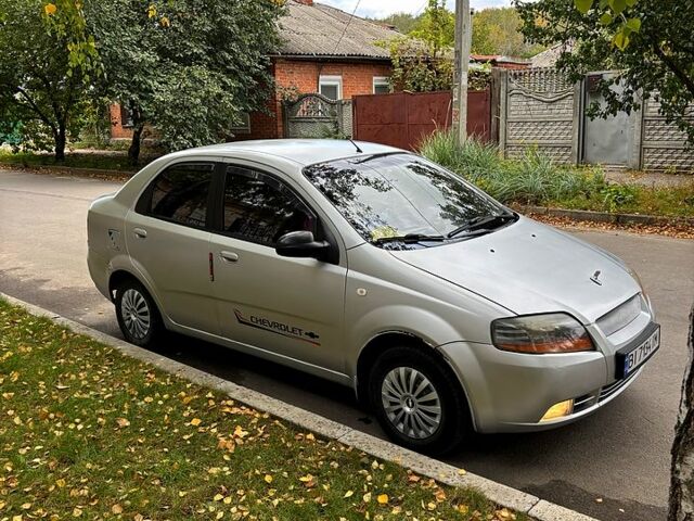 Серый Шевроле Авео, объемом двигателя 1.5 л и пробегом 300 тыс. км за 3000 $, фото 1 на Automoto.ua