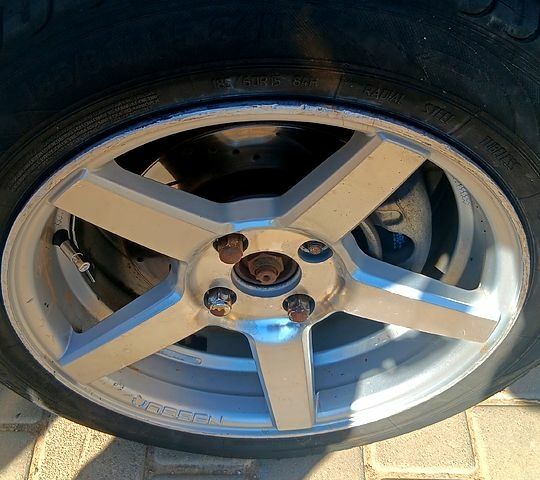 Серый Шевроле Авео, объемом двигателя 1.5 л и пробегом 333 тыс. км за 4000 $, фото 3 на Automoto.ua