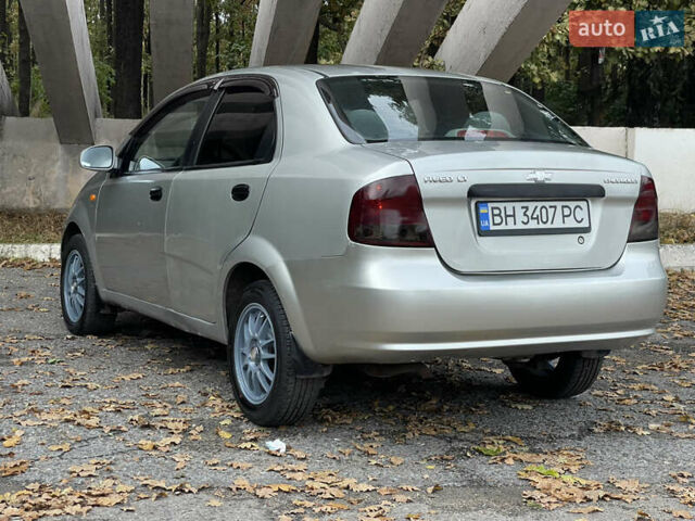 Серый Шевроле Авео, объемом двигателя 1.5 л и пробегом 200 тыс. км за 3300 $, фото 4 на Automoto.ua